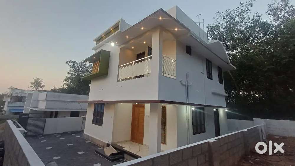 7 cent 3 room attached pothencode vavaraambalam