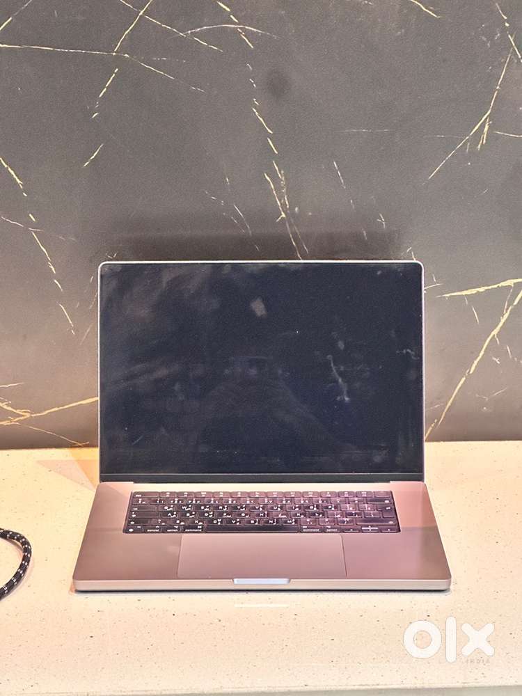 M2 pro MacBook Pro 16inch with apple careplus warranty