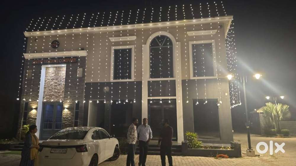 Commercial Building for Showroom