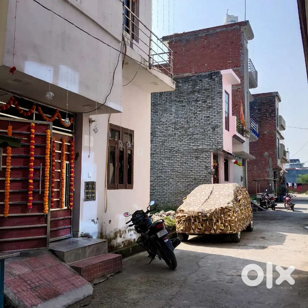 70gaj double floor  House Pilibhit road near barrier gurudwara