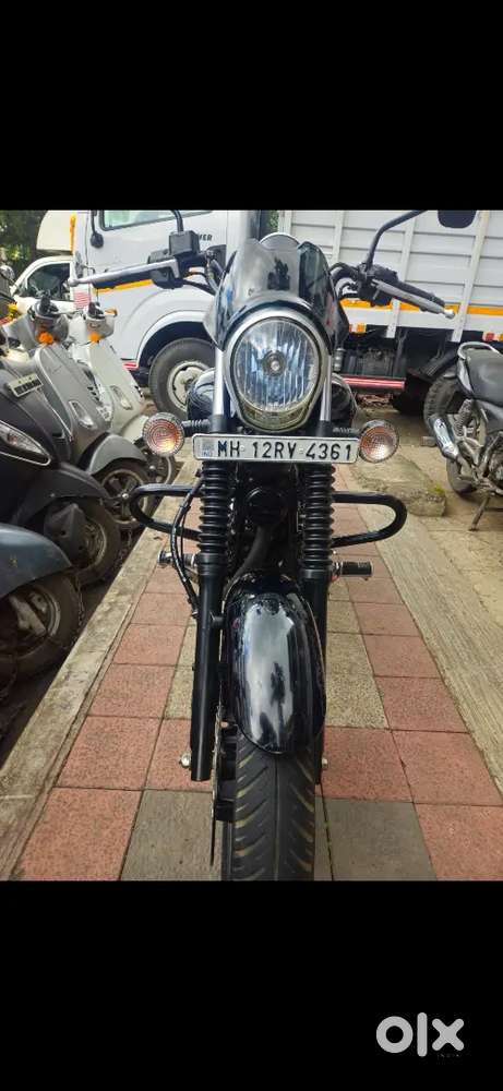 BAJAJ AVENGER 160 STREET