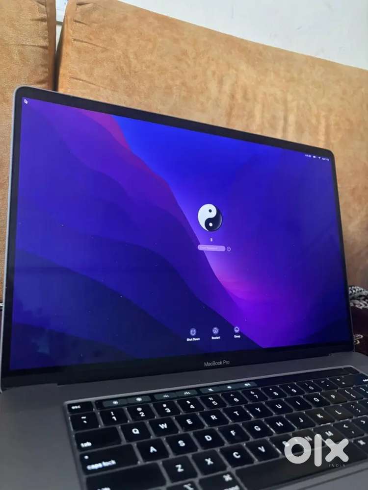 MACBOOK PRO I9 EARLY 2019 WITH 4 GB GRAPHICS  IN A++ CONDITION
