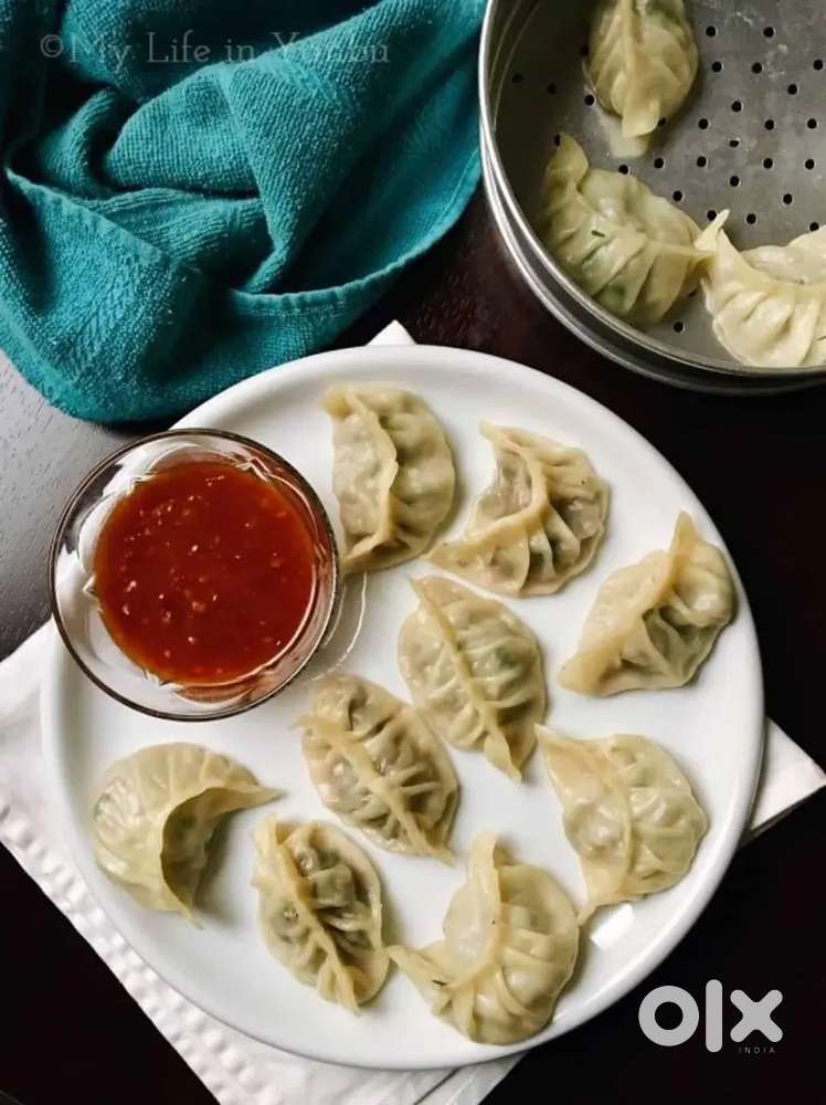 Momos selling