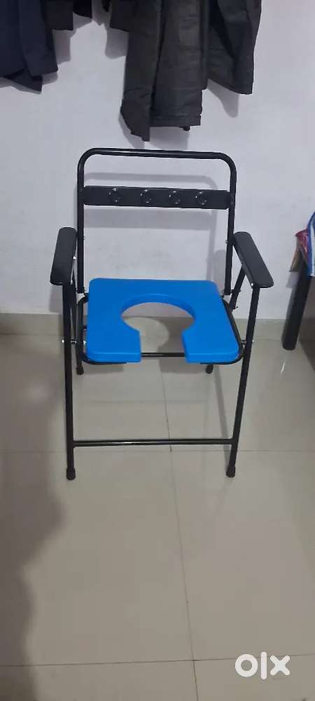 Commode chair