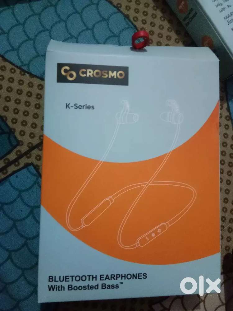 CROSMO WIRELESS BLUETOOTH earphones