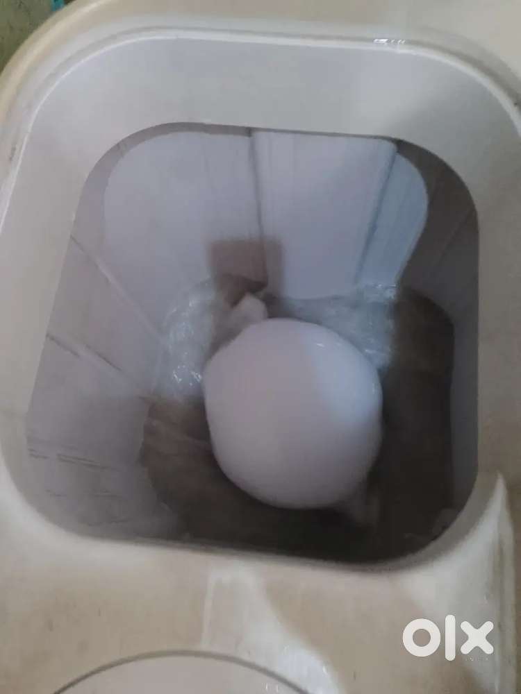 Good condition samsung semi automatic 6.5 kg washing machine