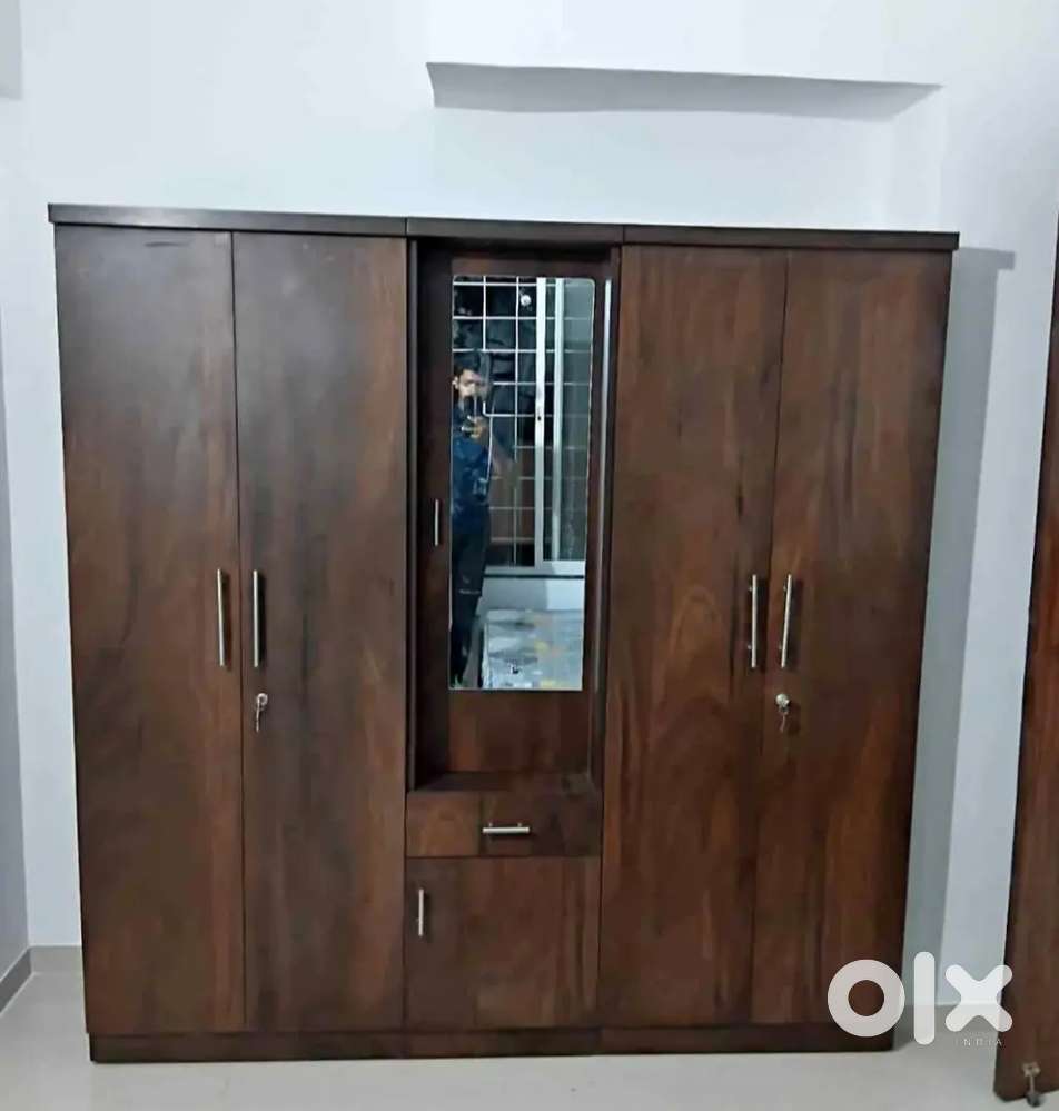 factory sell brand new 5 door wardrobe 6x6..