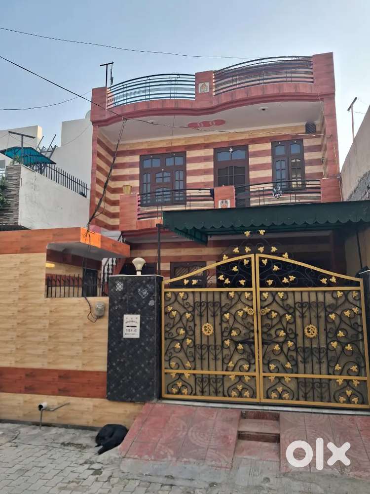 Upper portion for rent