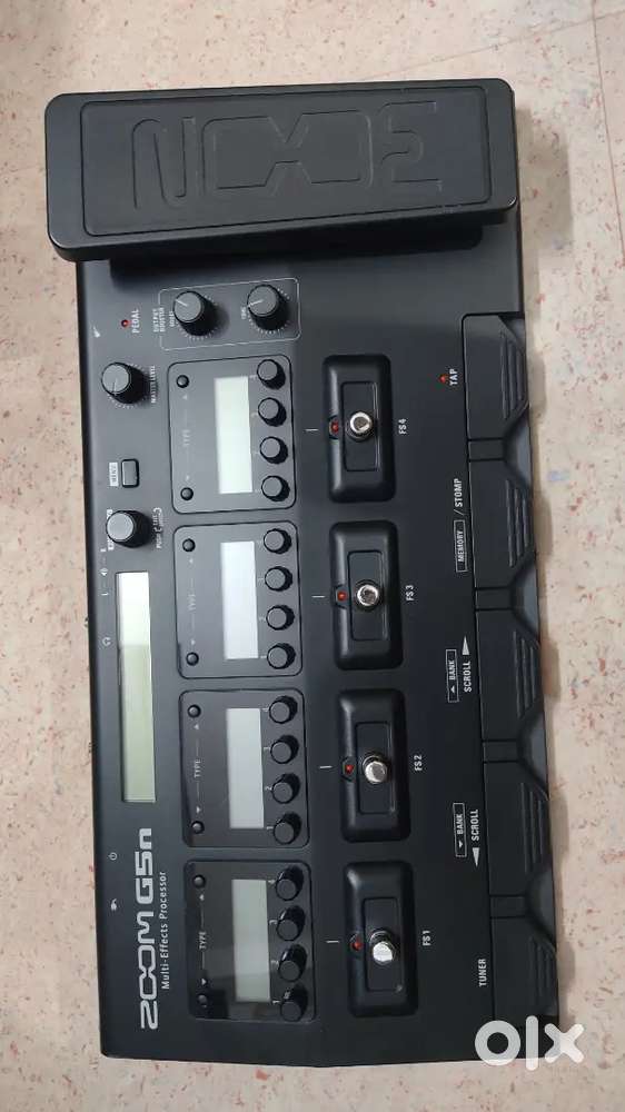 Fender Squire (Strattocaster),Line6 Amp,Zoom processor