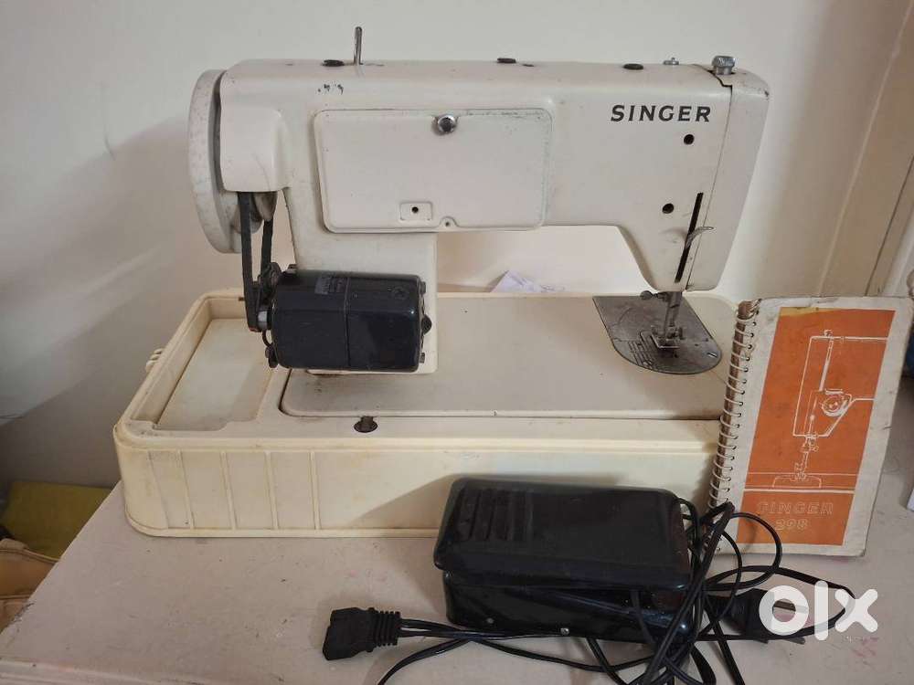 Sewing machine Singer