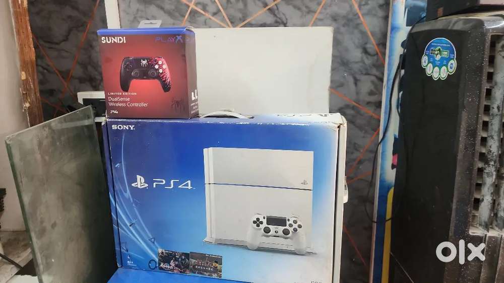 Ps4 fat 500gb white with box