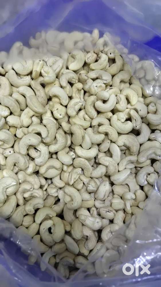 CASHEWS AND HONEY