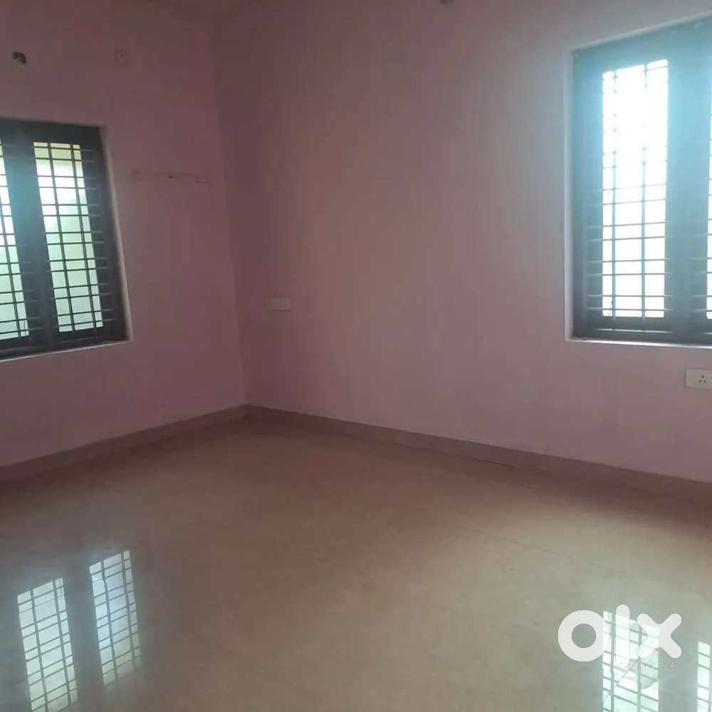 2 BHK semi furnished first floor near pettah junction 13000 rent