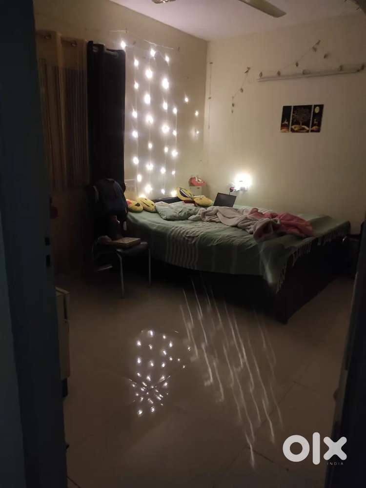 Looking for flatmate in a 3 bhk fully furnished apartment