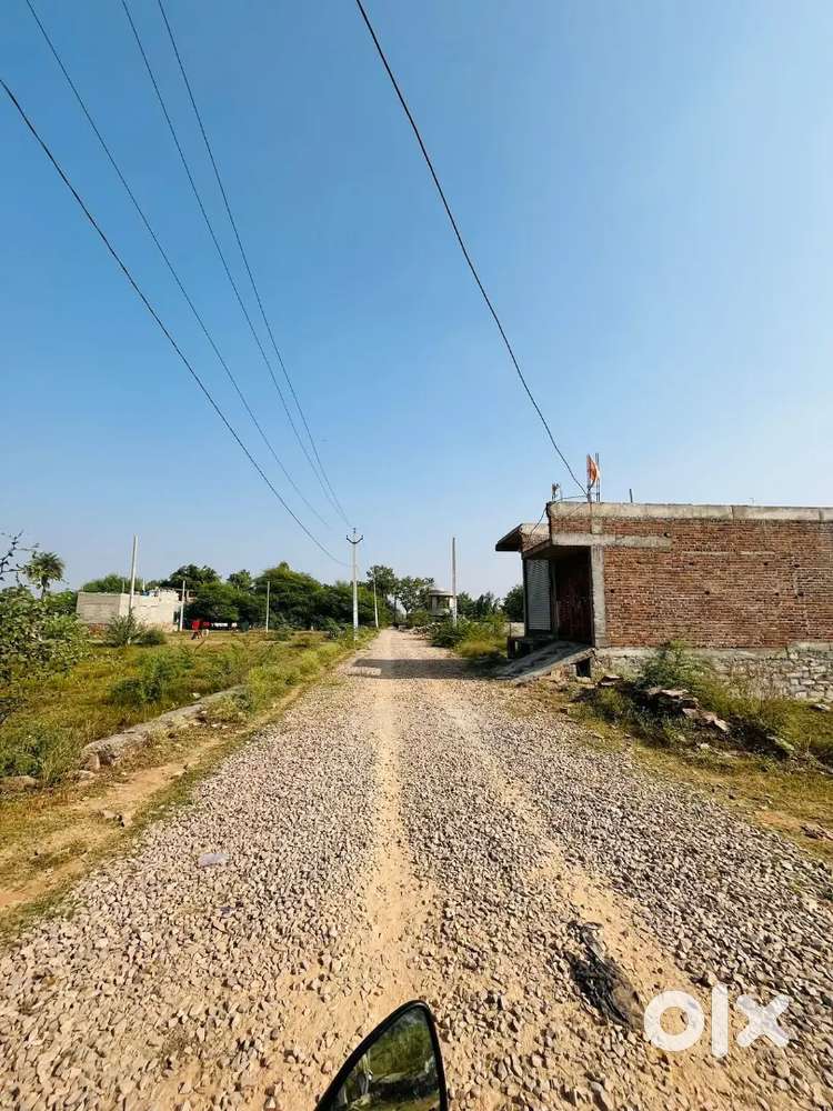 20 * 40 का uit कॉलोनी के सामने सस्ता प्लॉट बिकाऊ है