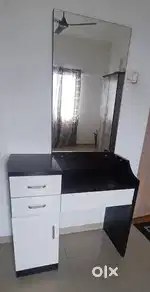 Dressing table with mirror