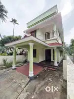 5BHK 4.250Cent 1400SQ Old House Near Varapuzha Muttinakam Road