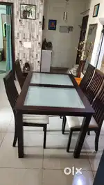 9 year old dinning tabel in excellent condition