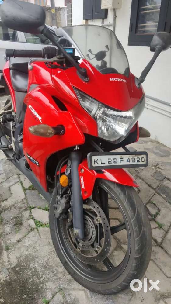 CBR 250 R ABS Second owner full company serviced bike