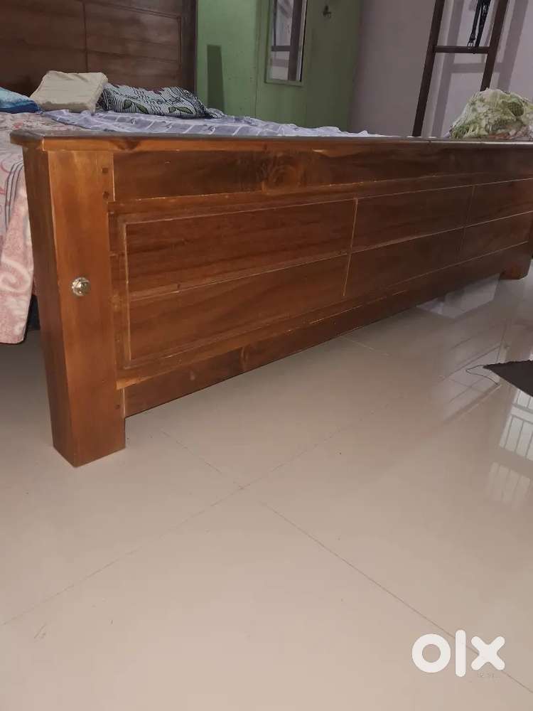 Shops and flat near Malaparamba bypass junction, service road.