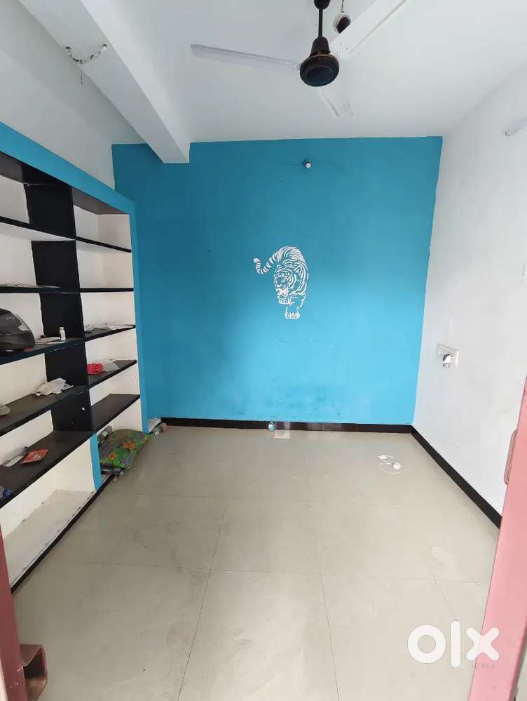 1bhk house available in ss colony second  floor