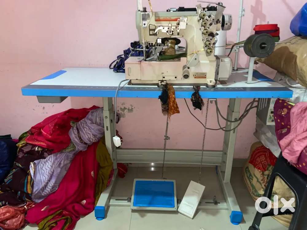 Flat lock machine (samosa sequence)