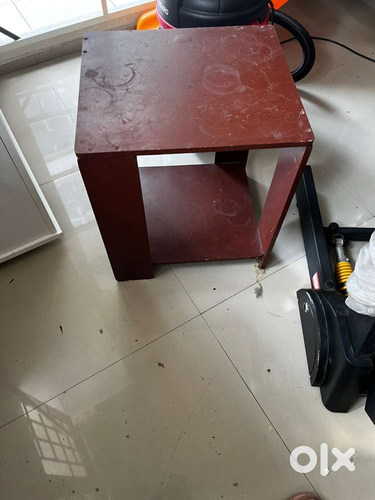 Bed side table
