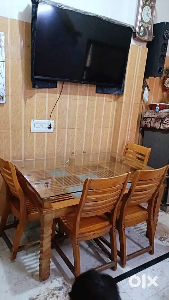 Dinning table for sell