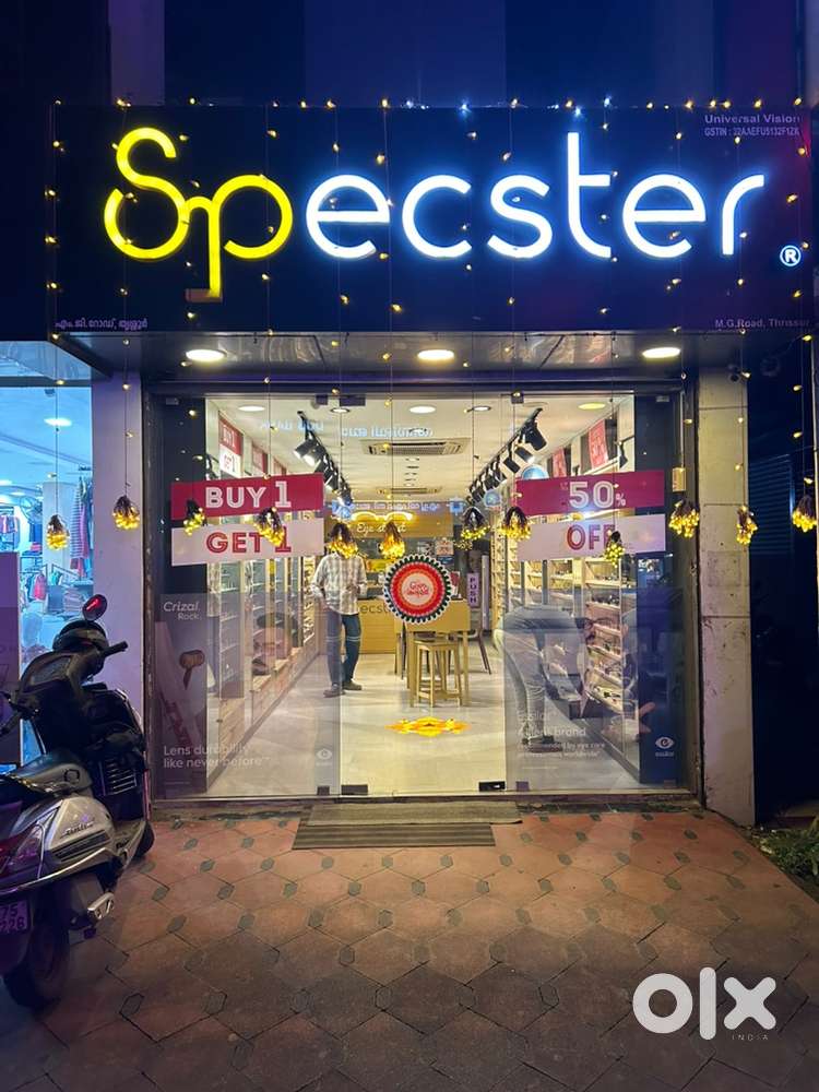 Optometrist & Lens Fitter Technician in Opticals