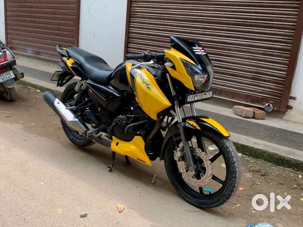 Apache RTR yellow top model