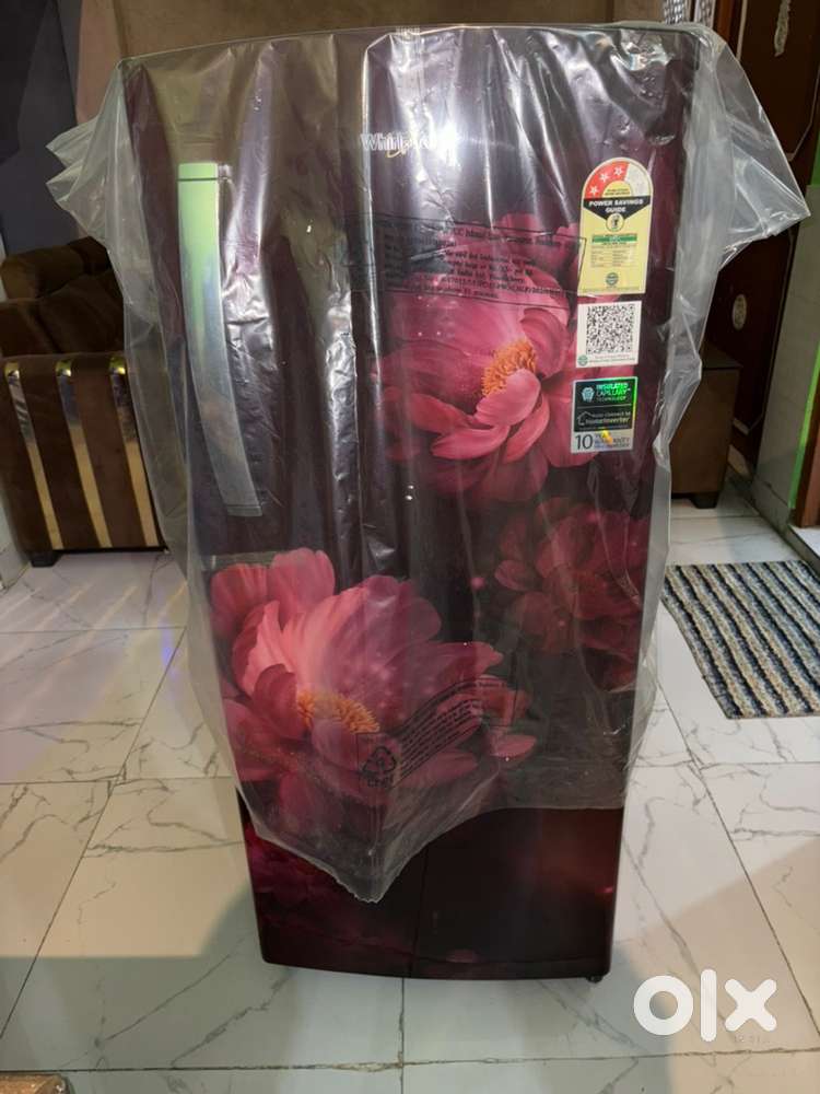 Selling New whirlpool refrigerator