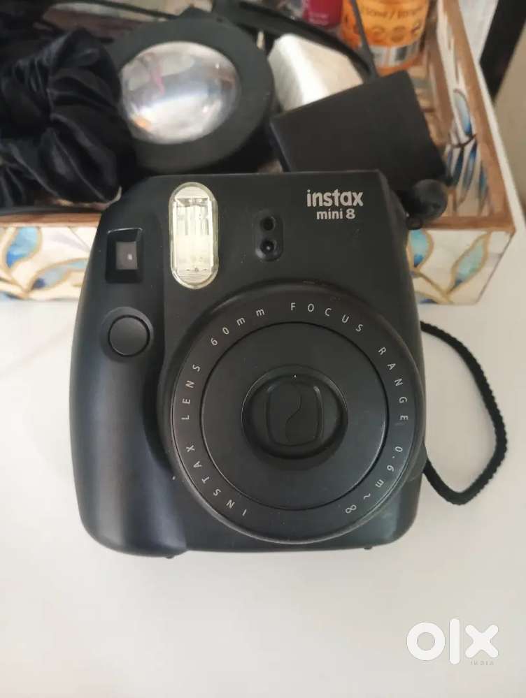 Fujifilm Instax polaroid mini 8 camera (black)