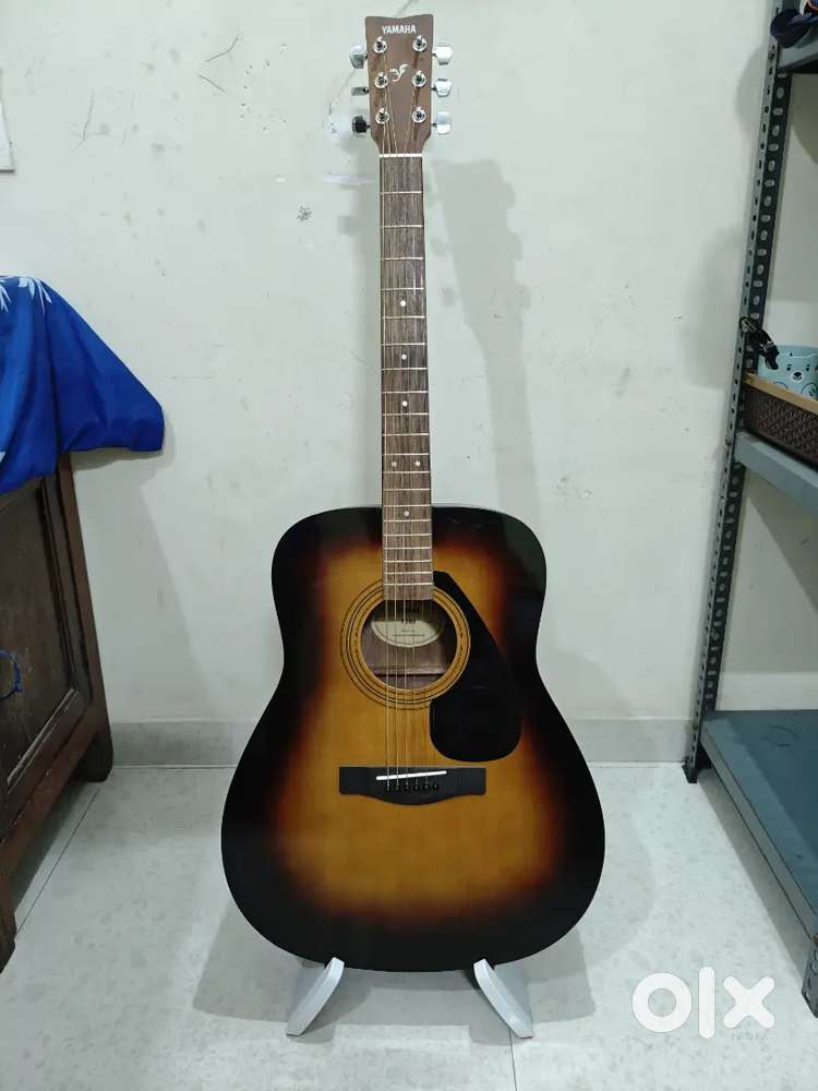Selling new Yamaha Guitar