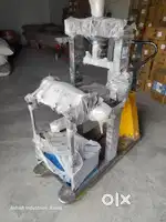 Paper plate making machine