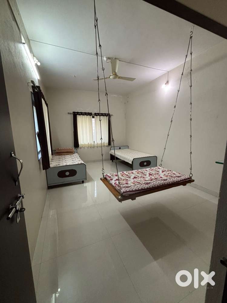 Room on rent for bachelor girls or working women