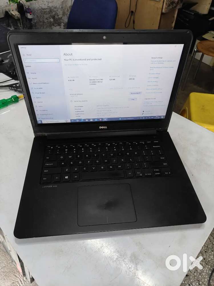 Dell Touch Screen Laptop 8GB 256GB i5 CPU
