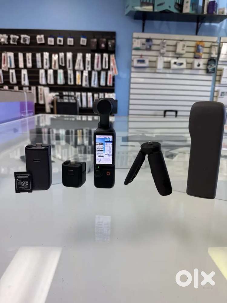 DJI - Osmo Pocket 3 - Creator Combo With SD Card 64GB Excellent