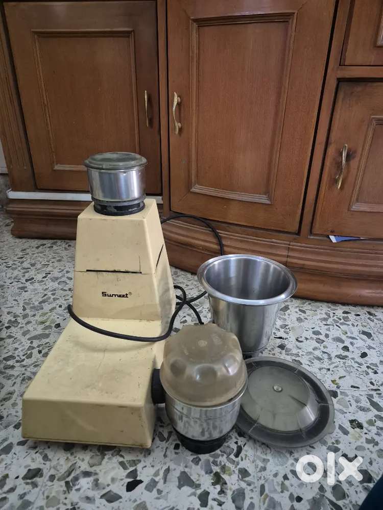 Mixie with 3 jars in good working condition