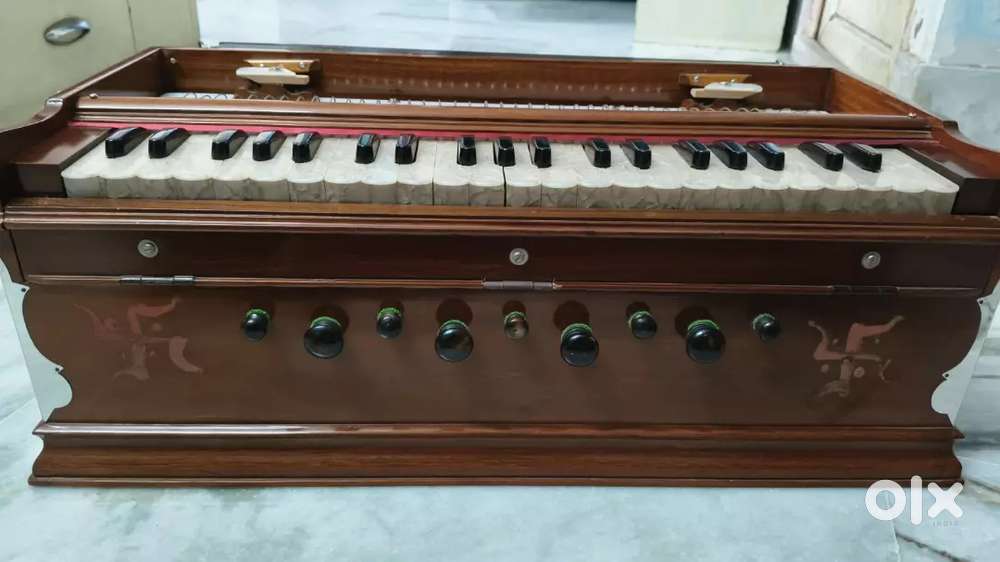 One year old harmonium with 42 keys