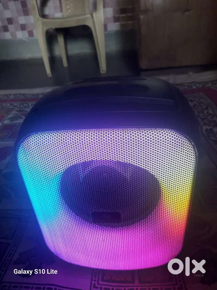 HI THIS IS A ZEBRONICS SPEAKER I WANT TO SELL IT IN 2700 THIS IS NEW
