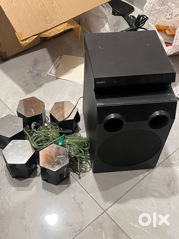 Sony 5.1 hometheatre system with amplifier and wires and Remote