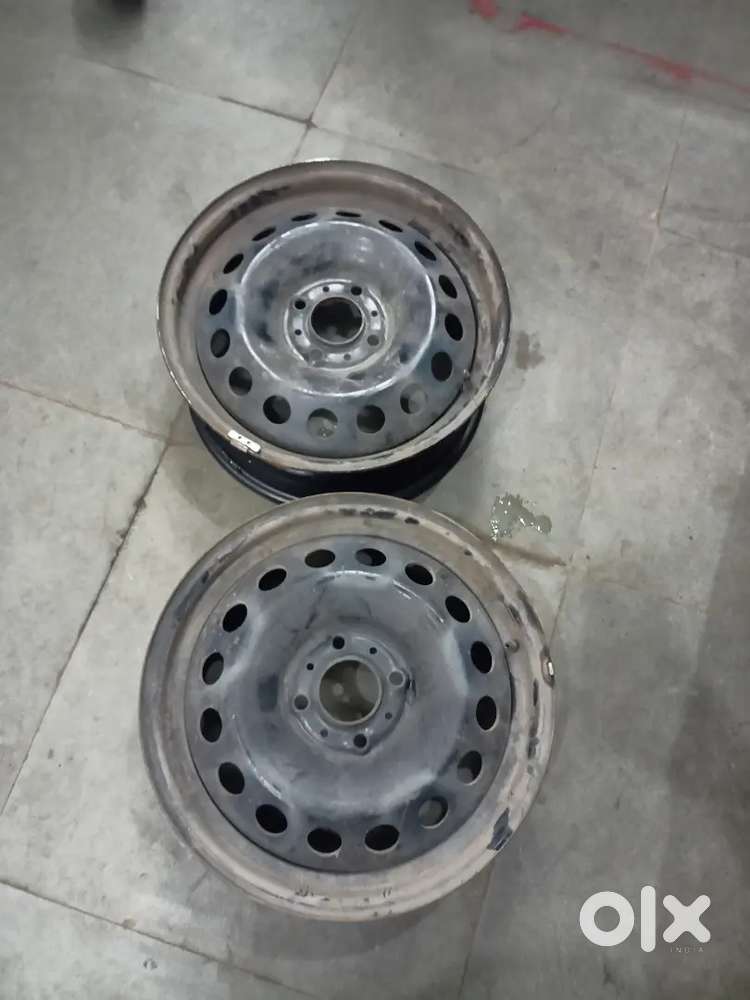 Tata Nexon wheel Rim and wheel cover