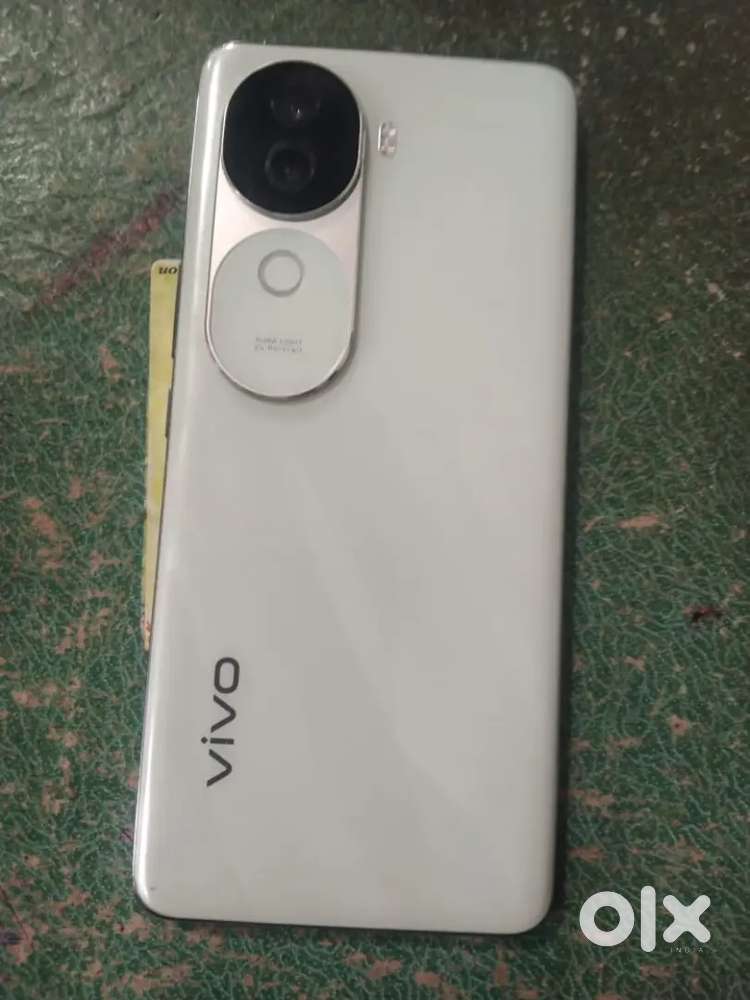 Vivo V40e 6 months used only