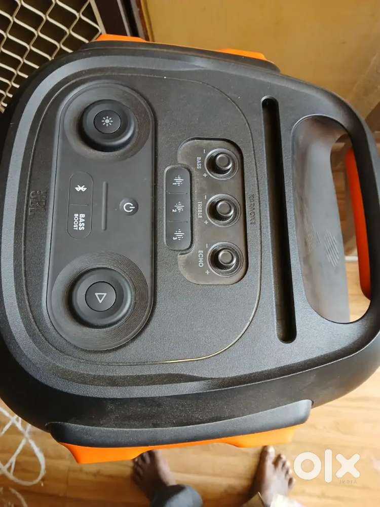 JBL Speaker box