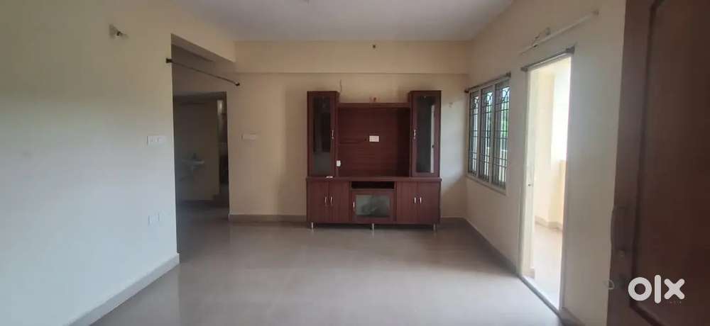 3BHK RESALE FLAT FOR SALE YENDADA NEAR TO HIGHWAY