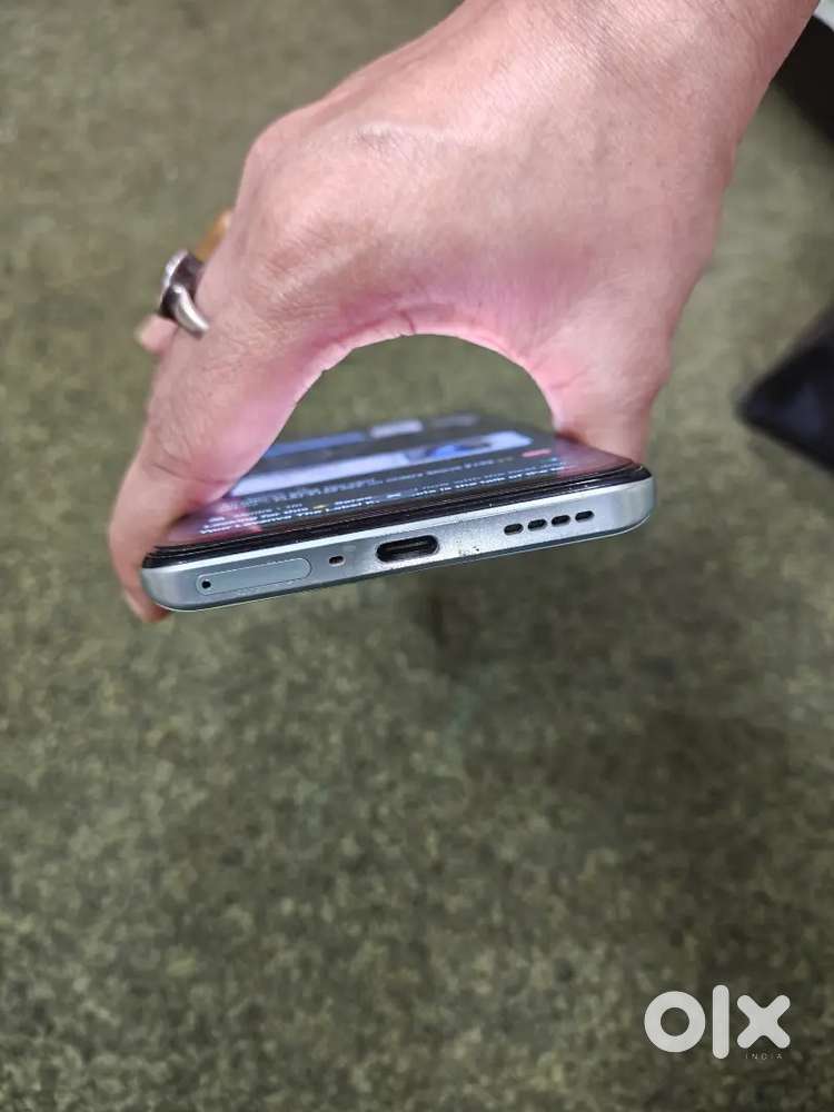 GT 2 128 Gb, Snapdragon 888 processor.