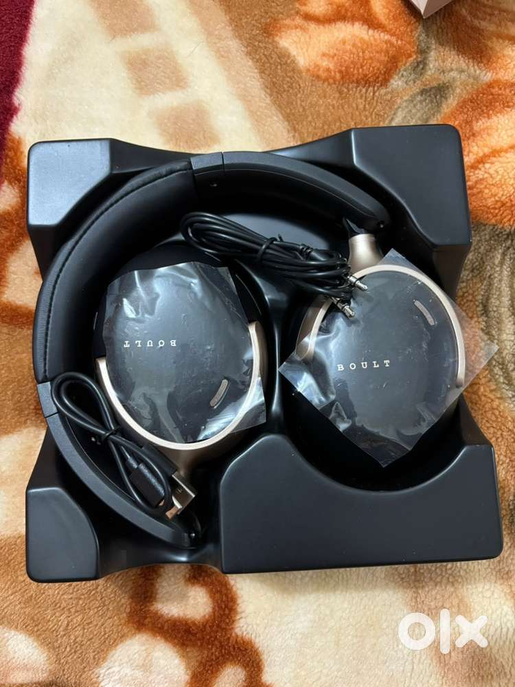 Boult Headphones 70hr Playtime,