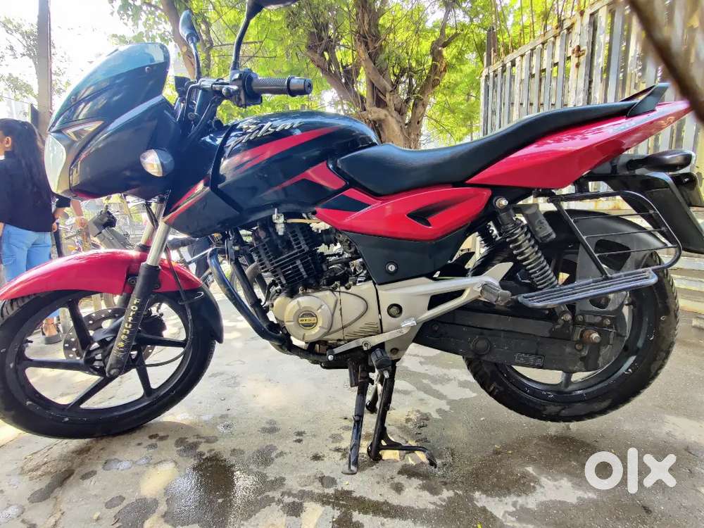 BAJAJ PULSAR 150