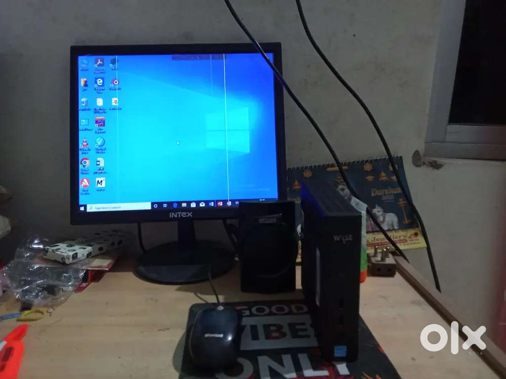Sell computer set monitor cpu keyboard mouse and speaker 1year old