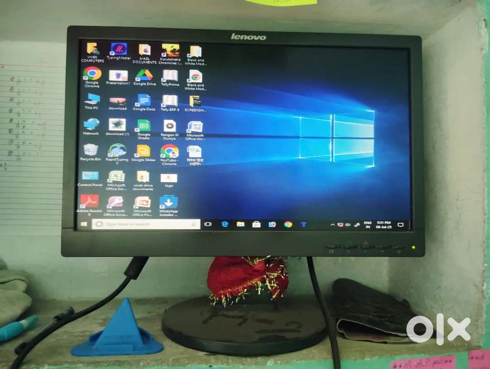 Computer processor i5 4th generation, 4 GB RAM lenovo monitor